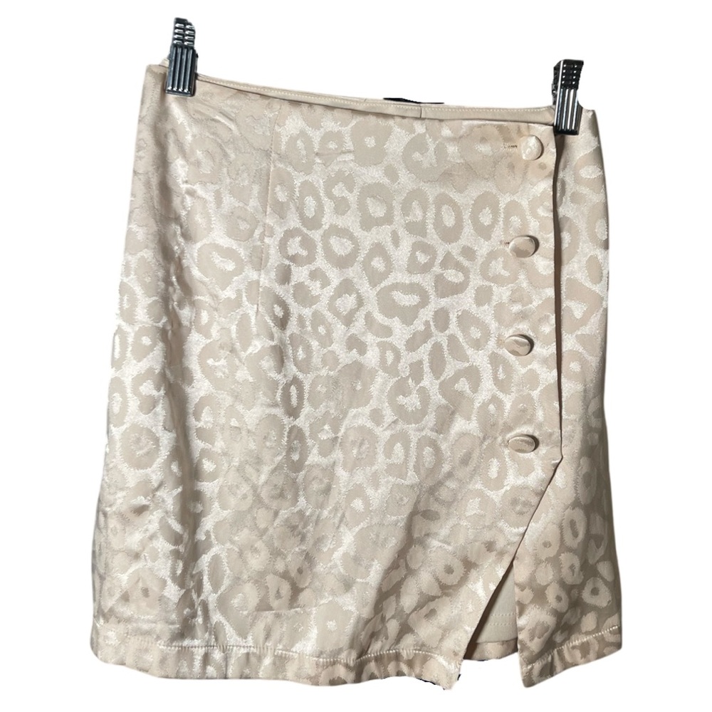 Beautiful mini skirt silky cheetah print